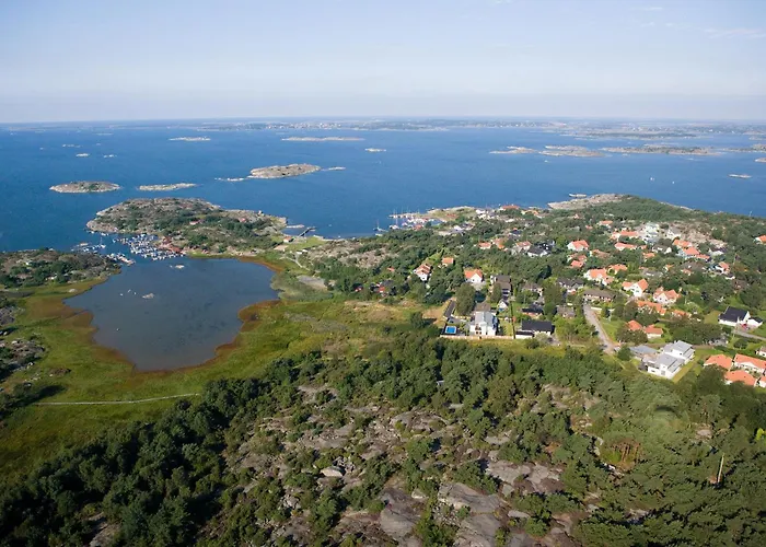Backstugan - Litet Hus Med Storslaget Laege